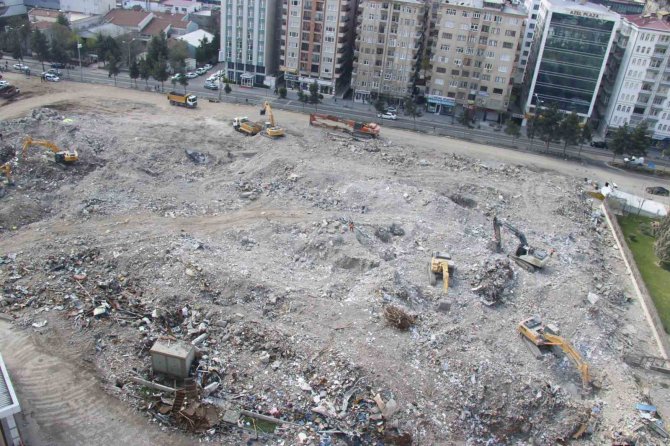 89 Kişinin Öldüğü Galeria İ̇ş Merkezinden Yaklaşık 12 Bin Ton Moloz Çıkartıldı