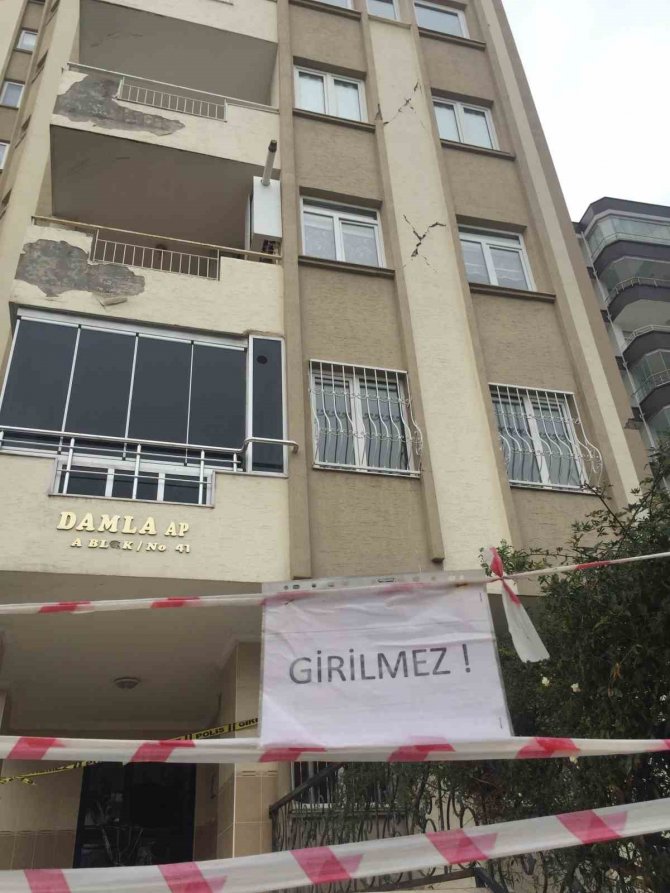 "Doktor Hatası 1 Kişiyi, Müteahhit Hatası Binlerce Kişiyi Öldürür”