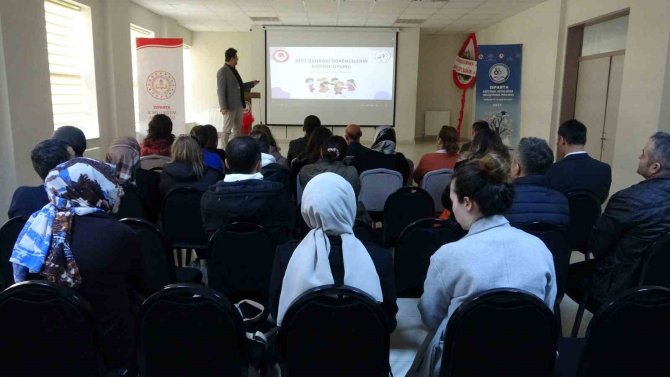 Afetten Etkilenen Öğrencilerin Eğitimde Uyumuna Yönelik Seminer Düzenlendi