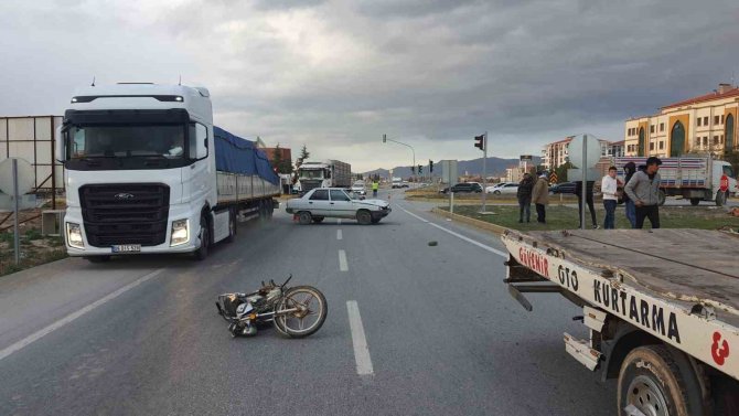Babanın Öldüğü, Oğlunun İse Ağır Yaralandığı Kaza Güvenlik Kamerasında