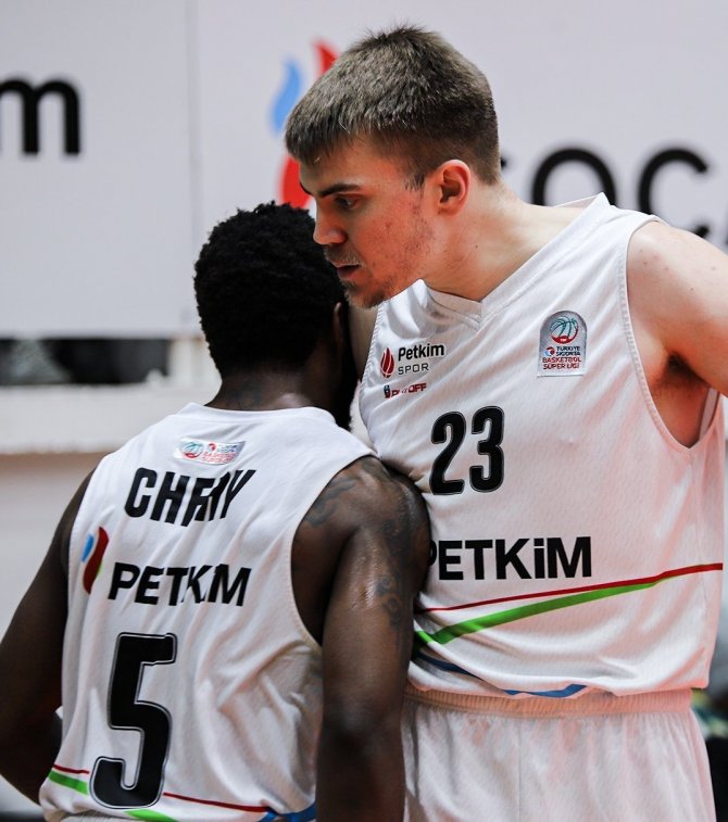 Aliağa Petkimspor, Taraftarı Önünde Kazanmaya Devam Ediyor