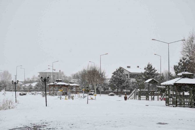 Ardahan’da Kar Yağışı Sonrası Kartpostallık Görüntüler