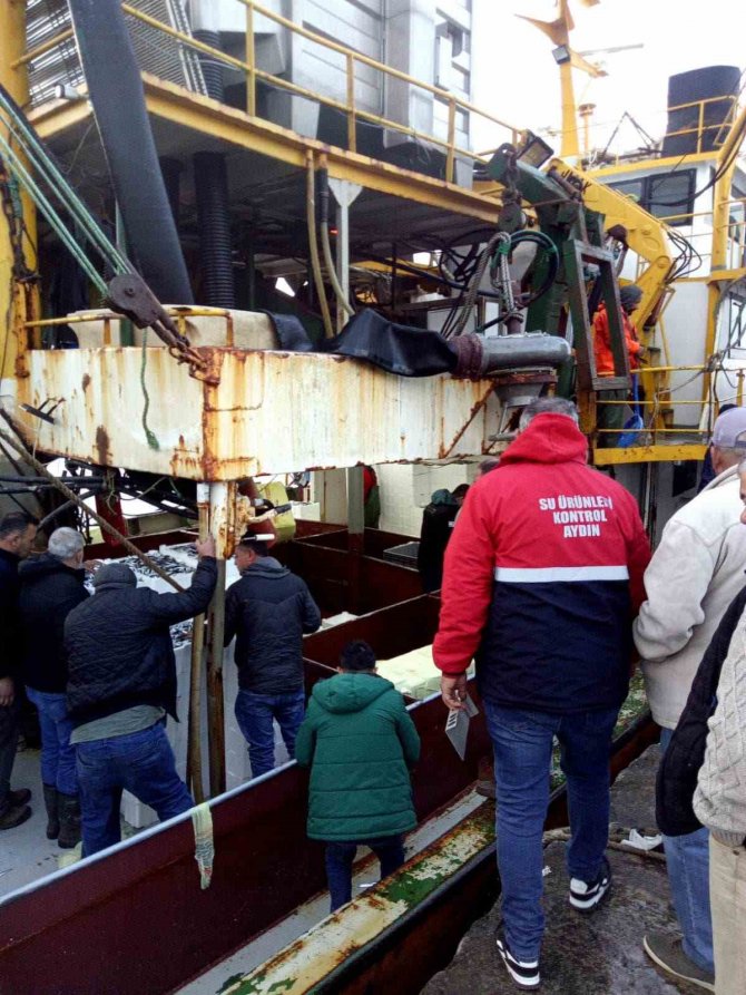 Gırgır Teknelerinde “Balık Boyu” Denetimi