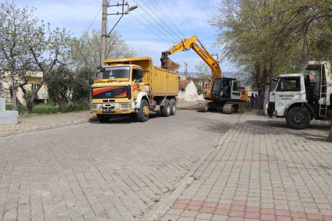 Nazilli’de Yol Sorununa Neşteri Başkan Özcan Vurdu