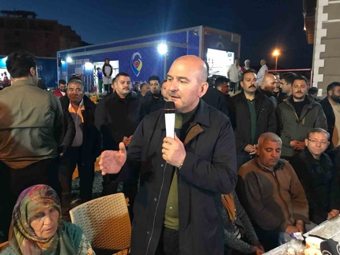 Bakan Soylu Hatay’da Depremzedelerle İftarda Buluştu: