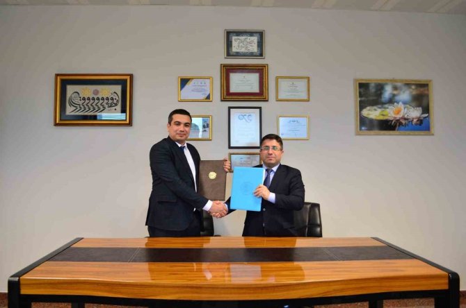 Balıkesir Üniversitesi Eğitimde Yurt Dışına Açılıyor