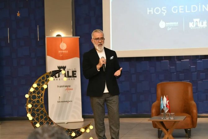 Usta Yazardan Vatandaşlara: "Okumayan İnsan Ne Bilir?"