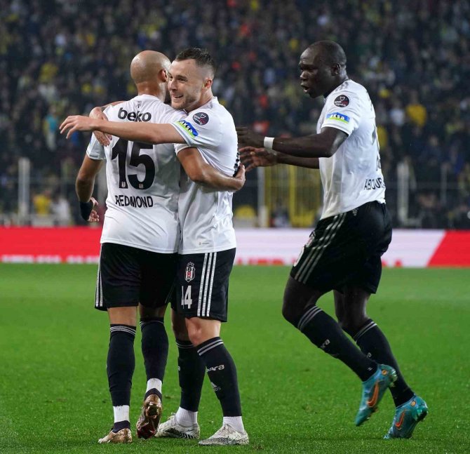 Aboubakar Atıyor, Beşiktaş Kazanıyor
