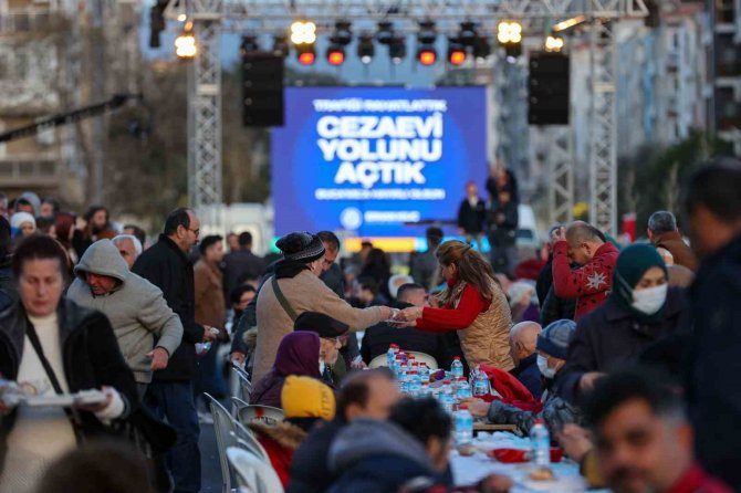 Buca’da ’Cezaevi Yolu’ Açıldı