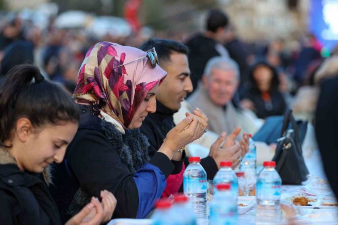 Buca’da ’Cezaevi Yolu’ Açıldı