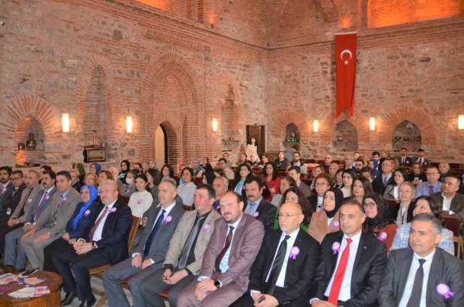 Ördekli Kültür Merkezi’nde ‘Kanser’ Anlatıldı