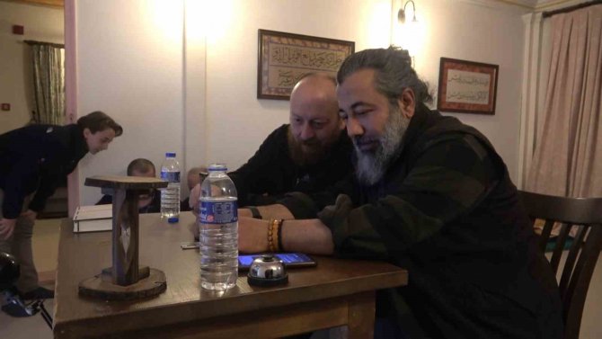 En Güzel Hat, Ebru Ve Tezhip Eserleri Depremzedeler İçin Açık Arttırmaya Çıkarıldı