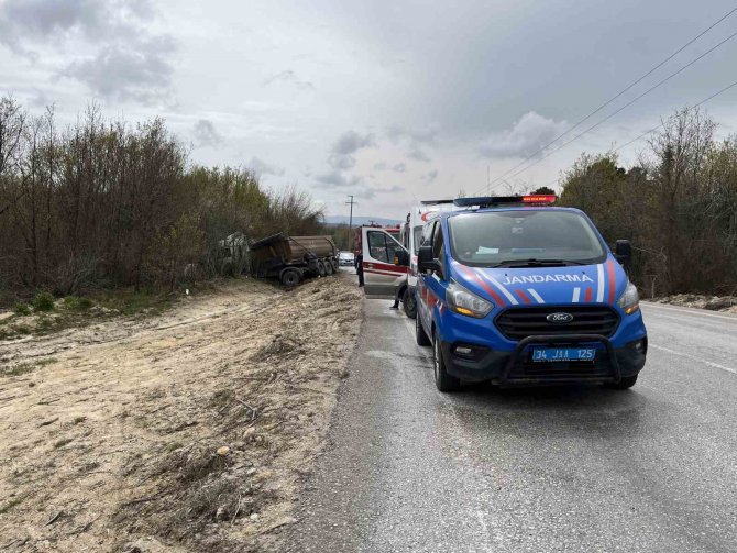 Çatalca’da Otomobil İle Hafriyat Kamyonu Çarpıştı: 1 Ölü