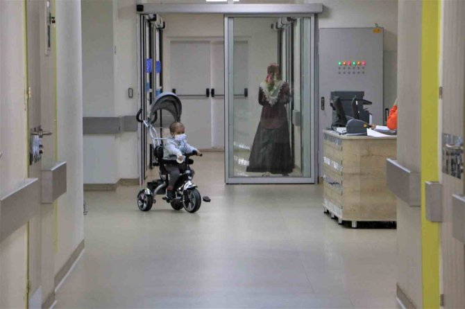 Hastanenin Atıl Durumda Olan Koridoru, Kanser Hastası Çocuklara Umut Oldu