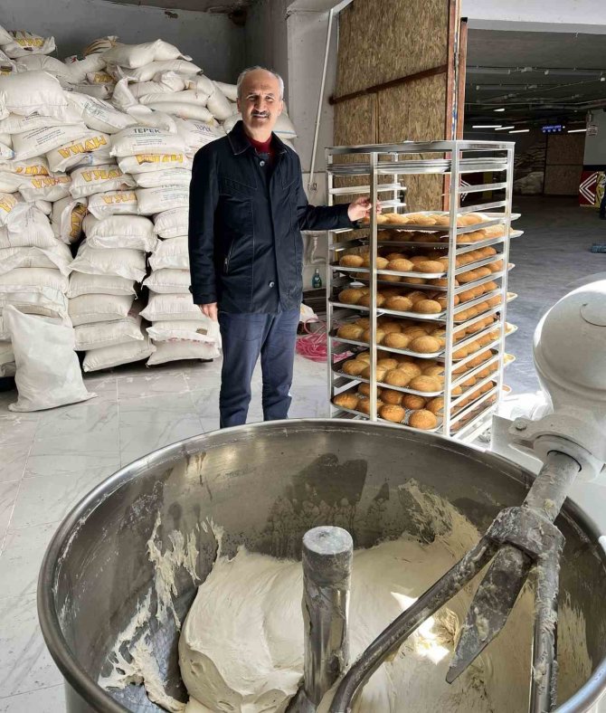 Dulkadiroğlu Belediyesi Günlük 19 Bin Ekmek Üretiyor
