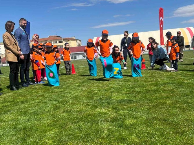 Nevşehir’de Otizmli Çocukların Renkli Yarışı