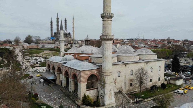 Edirne’de "Kabe Taşı" Ramazan Ayında Ziyaretçilerini Ağırlıyor