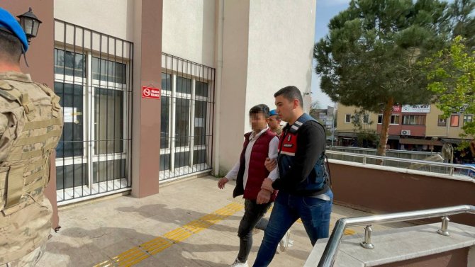 Boşanma Aşamasındaki Eşinin Sevgilisini Öldüren Koca Ve 4 Kişi Adliyede