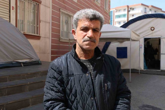 Evlat Nöbetindeki Baba Celil Begdaş: "Dağdaki Terörist Şehre Gelip De Adam Götüremez"