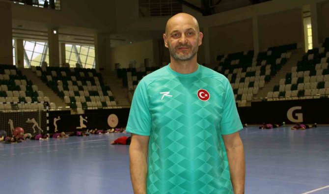 A Milli Kadın Hentbol Takımı, Dünya Şampiyonası’nın Biletini Giresun’da Almak İstiyor