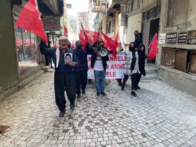 Hakkarili Annelerin Evlat Nöbeti 43’üncü Haftada