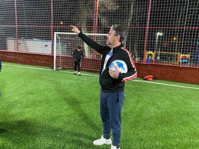 Bir Okula Daha Halı Saha Kazandırıldı
