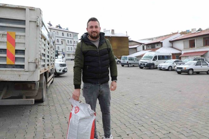 Seyitgazi’de 3 Bin 240 Dekar Tarla Ayçiçeği İle Renklenecek