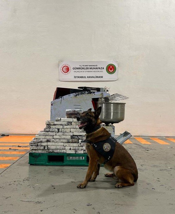 Hamur Karma Makinesinden 2 Kg Kokain Çıktı