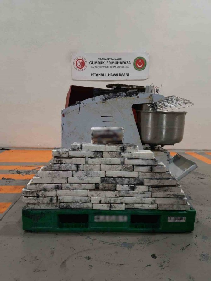 Hamur Karma Makinesinden 2 Kg Kokain Çıktı