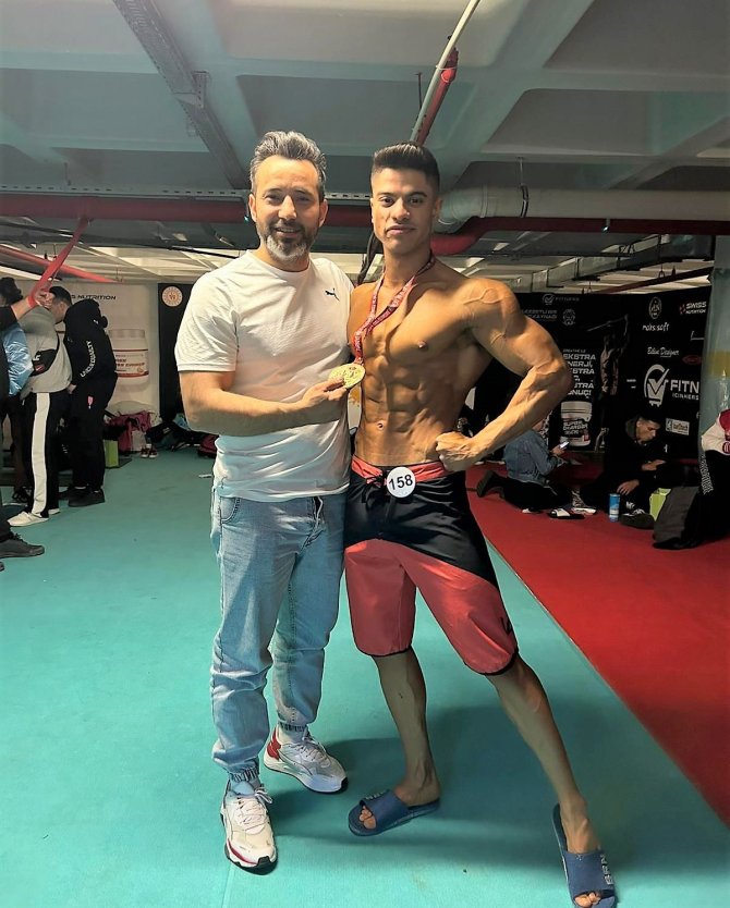 Çardaklı Vücut Geliştirme Sporcusu Milli Formayı Kaptı