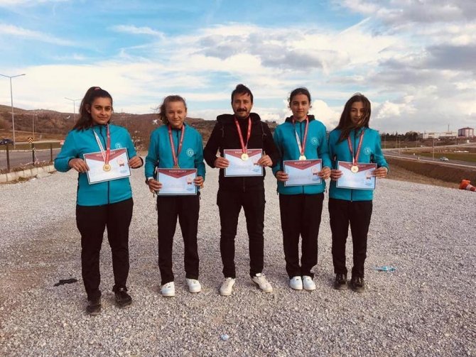 Kavşutlu Genç Kızlar Bölge Şampiyonu Oldu
