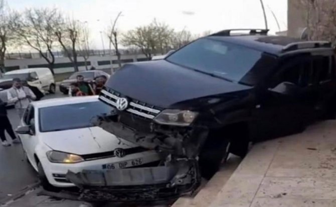 Batman’da Trafik Kazası Güvenlik Kamerasına Yansıdı