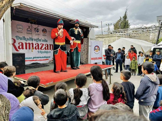 Kahramanmaraş’ta Çocuklar Hacivat Ve Karagöz İle Eğlendi