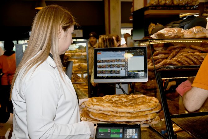 Kuşadası’nda Halk Sağlığı İçin Fırınlar Denetlendi