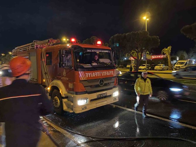 Maltepe Sahilde Otomobilin Çarptığı Yaya Hayatını Kaybetti