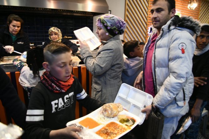 Mamak Belediyesi Millet Kıraathanelerinin Kapılarını İftar İçin Açtı