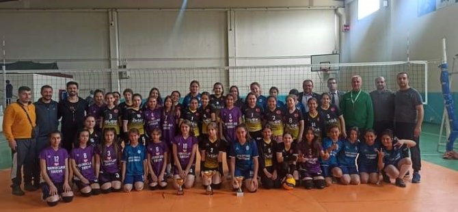 Sarıgöl’de Ortaokullar Arası Voleybol Turnuvası