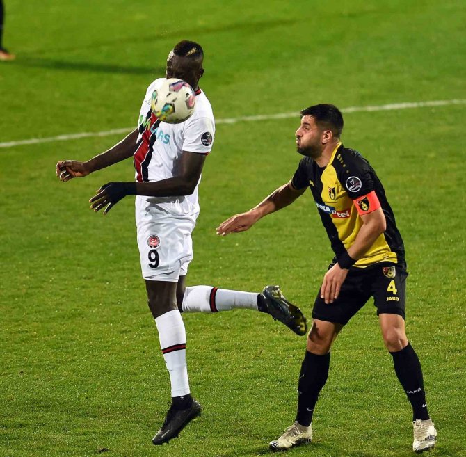 Spor Toto Süper Lig: İ̇stanbulspor: 0 - Fatih Karagümrük: 1 (Maç Sonucu)
