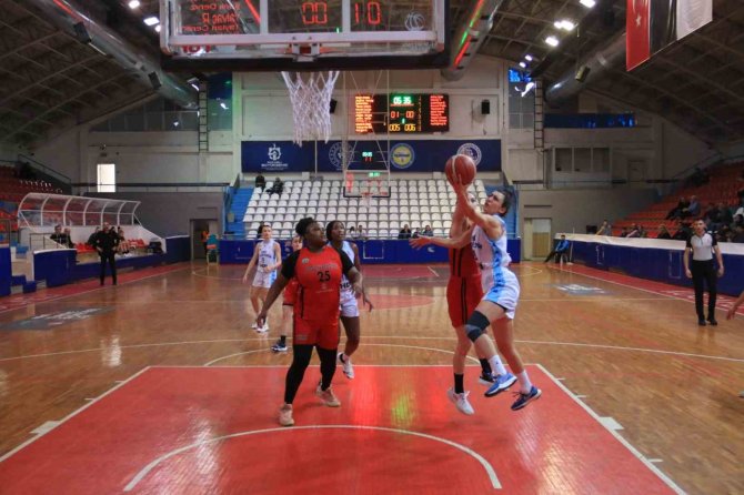 Tkbl: İ̇zmit Belediyespor: 67 - Turgutlu Belediyespor: 72