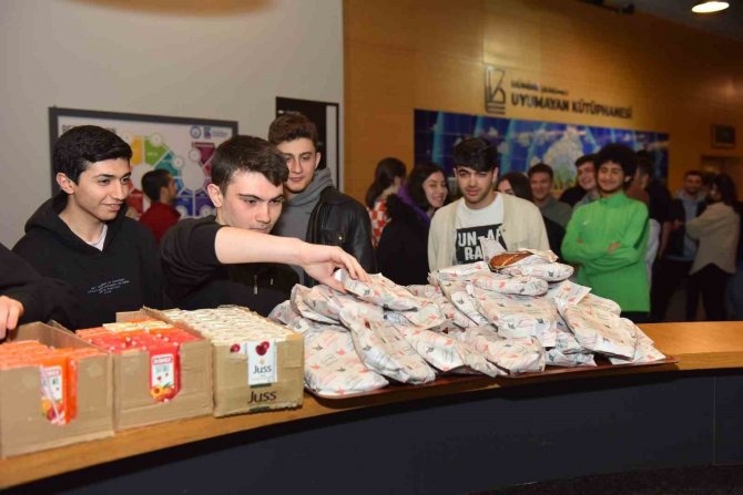 Çalışmak Öğrencilerden, İftar Ve Sahur Belediyeden