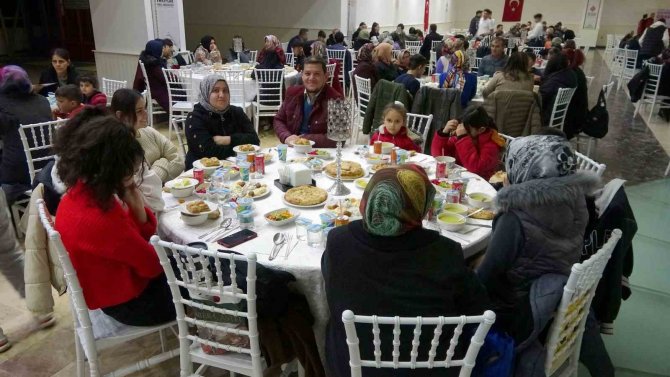 Yozgat’ta 550 Vatandaş Vakıf Sofrasında Buluştu