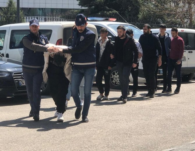 Korkunç Cinayetin 4 Zanlısı Yakalandı