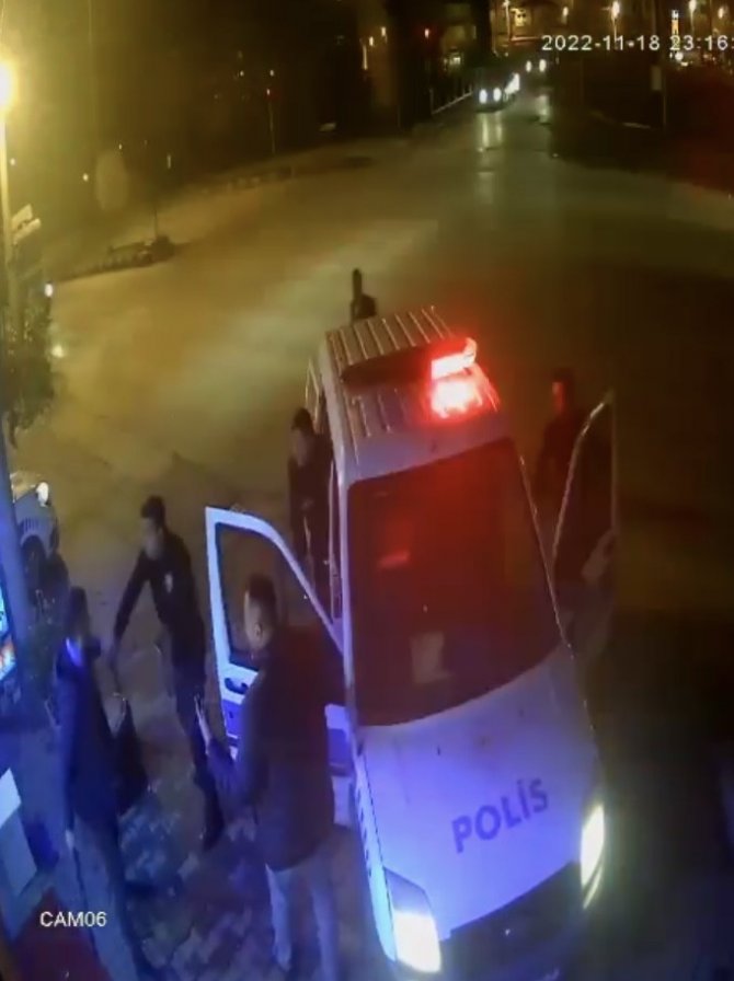 Güvenlik Kamerası Herşeyi Kaydetti, Arkadaşlarına Silah Doğrultan Sanığa 7 Yıl Hapis