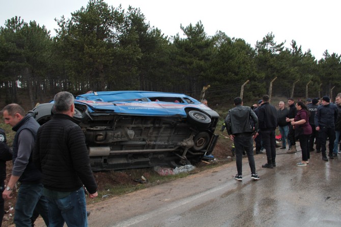 eskisehirde-zincirleme-trafik-kazasinda-12si-asker-14-kisi-yaralandi-2.jpg