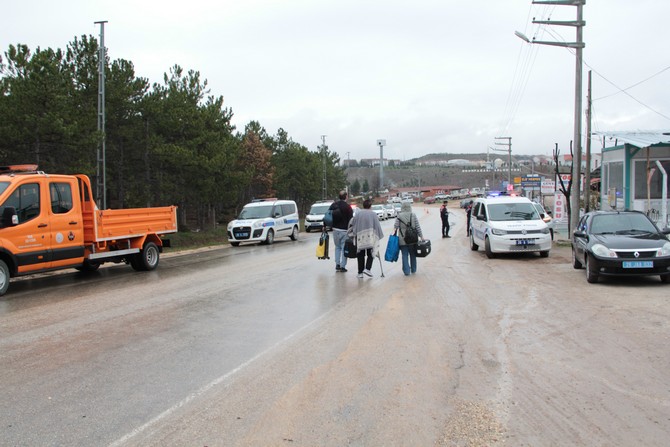 eskisehirde-zincirleme-trafik-kazasinda-12si-asker-14-kisi-yaralandi-5.jpg