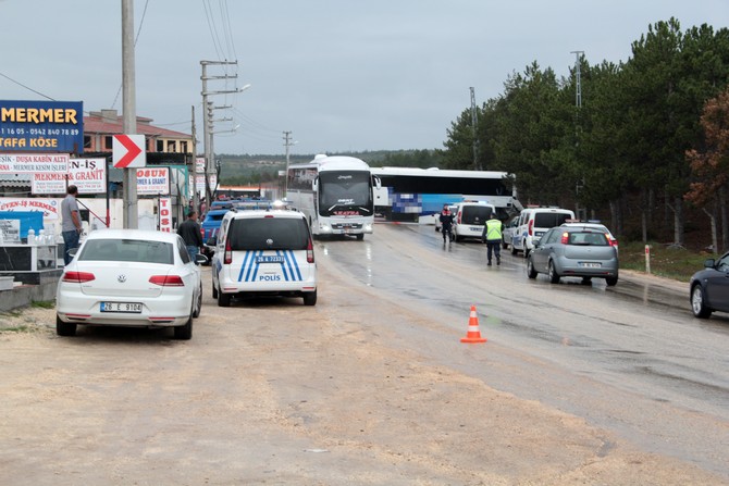 eskisehirde-zincirleme-trafik-kazasinda-12si-asker-14-kisi-yaralandi-6.jpg