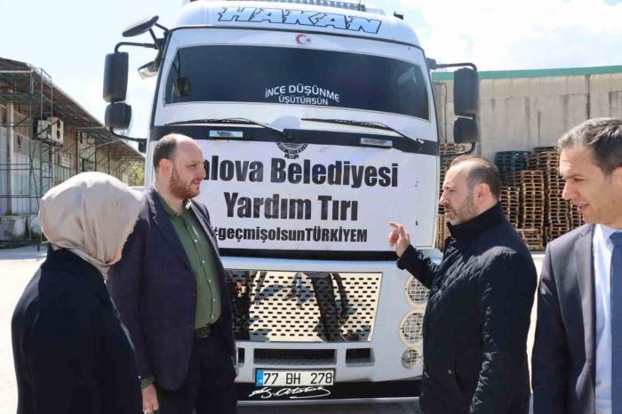 Yalova Belediyesi Deprem Bölgesine 3 Bin Erzak Kolisi Yolladı
