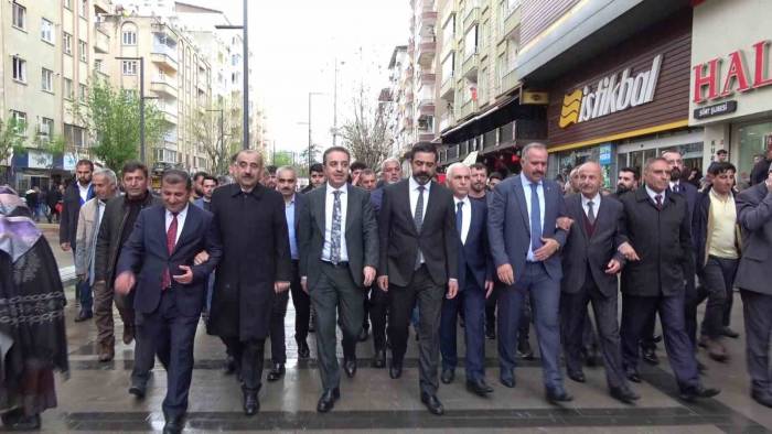 Siirt’te Ak Parti’nin Milletvekili Adayları Tanıtıldı