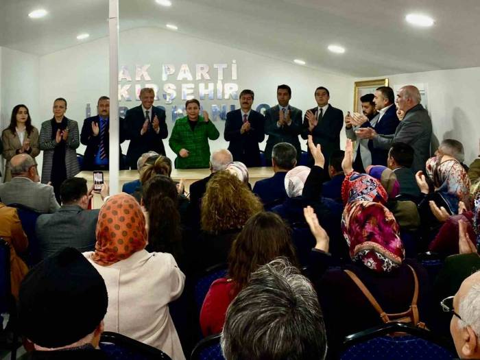 Ak Parti’de, Milletvekili Adayları Teşkilat İle Bir Araya Geldi