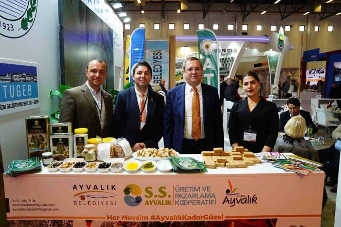Ayvalık, İstanbul-emitt Fuarındaki Yerini Aldı